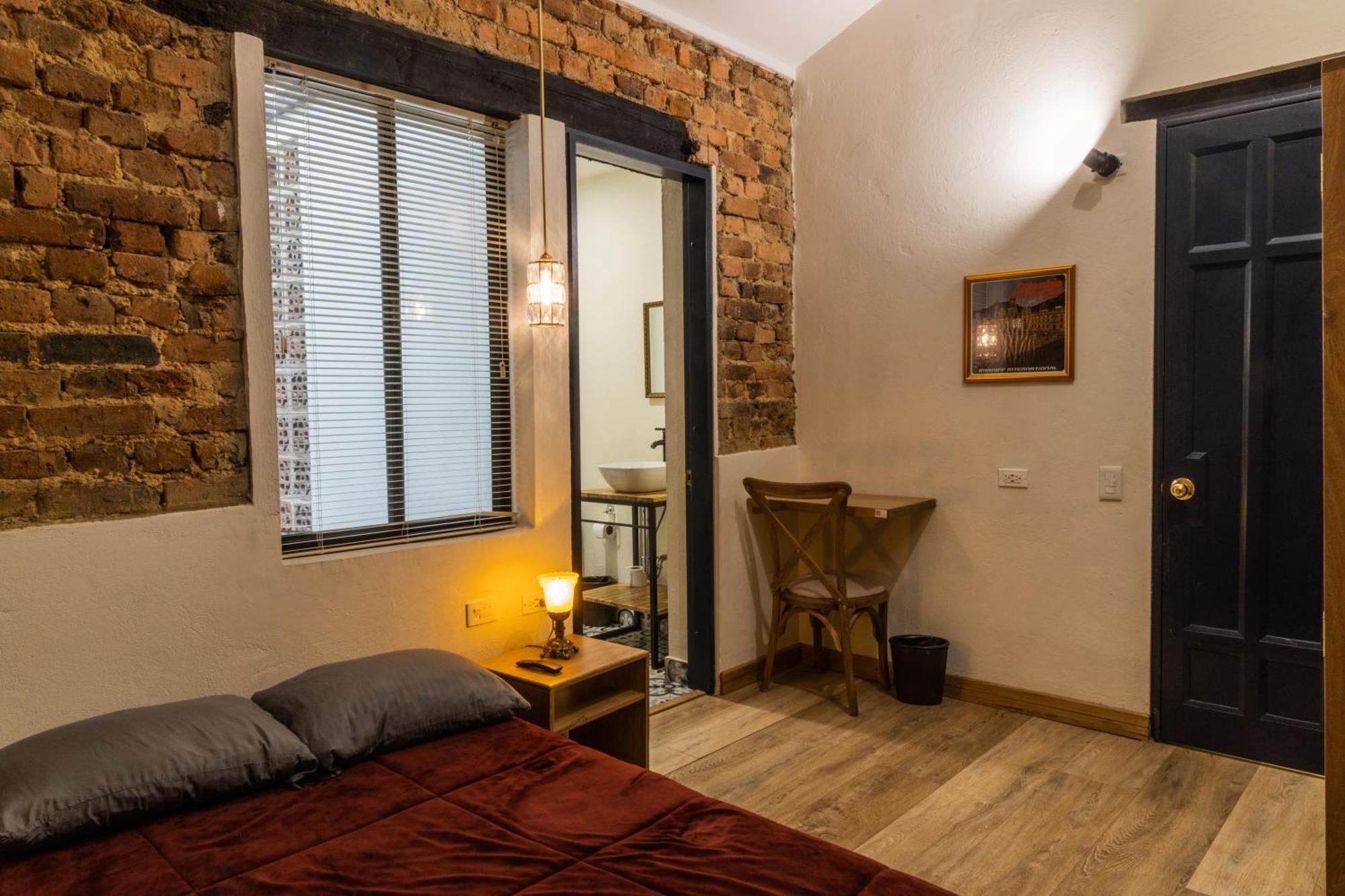 Las Aguas Inn Богота Екстериор снимка